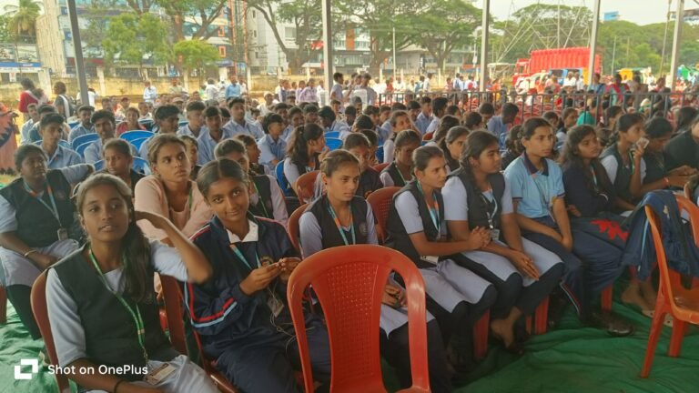 ಮಂಡ್ಯ:ಮಕ್ಕಳ ಗದ್ದಲದಲ್ಲೆ ಮುಳುಗಿಹೋದ ಪರಿಸರ ಮಾಲಿನ್ಯ ಮಂಡಳಿ ಕಾರ್ಯಕ್ರಮ!